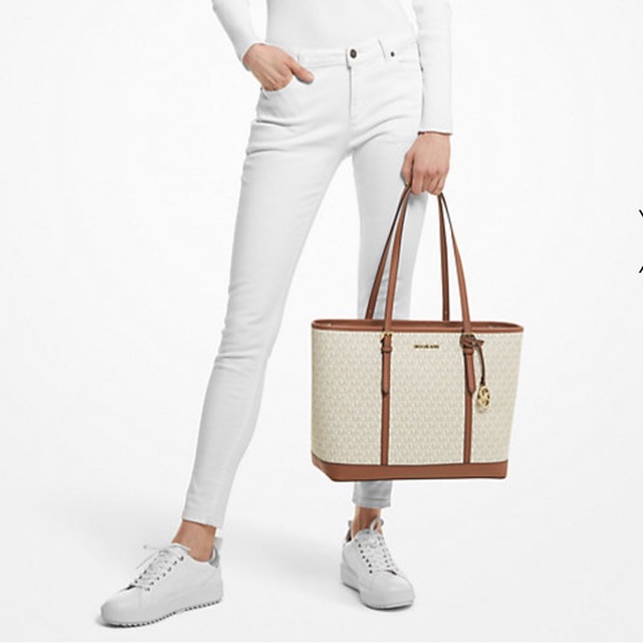 MICHAEL KORS
Jet Set Travel Large Logo Tote Shoulder Bag
COLOR VANILLA - Picture 3 of 16